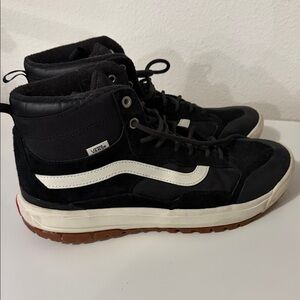 Vans Ultrarange Black Sneakers with White Side Stripe